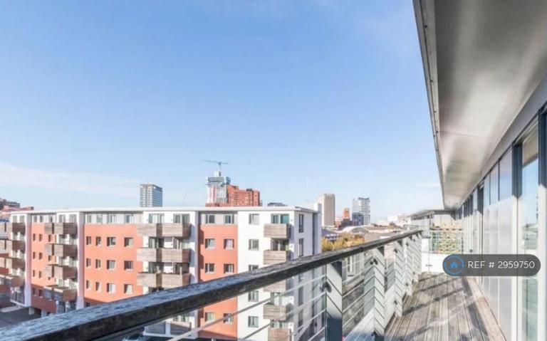 2 bedroom flat in Skyline, Birmingham, B1 (2 bed) (#2959750)