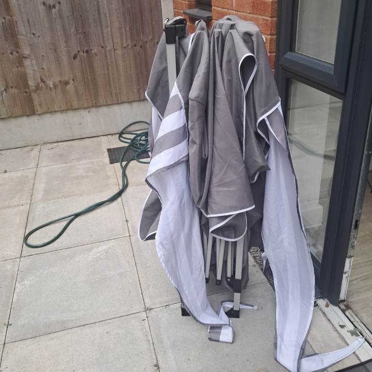 Pop up gazebo with carry bag 3m× 3m