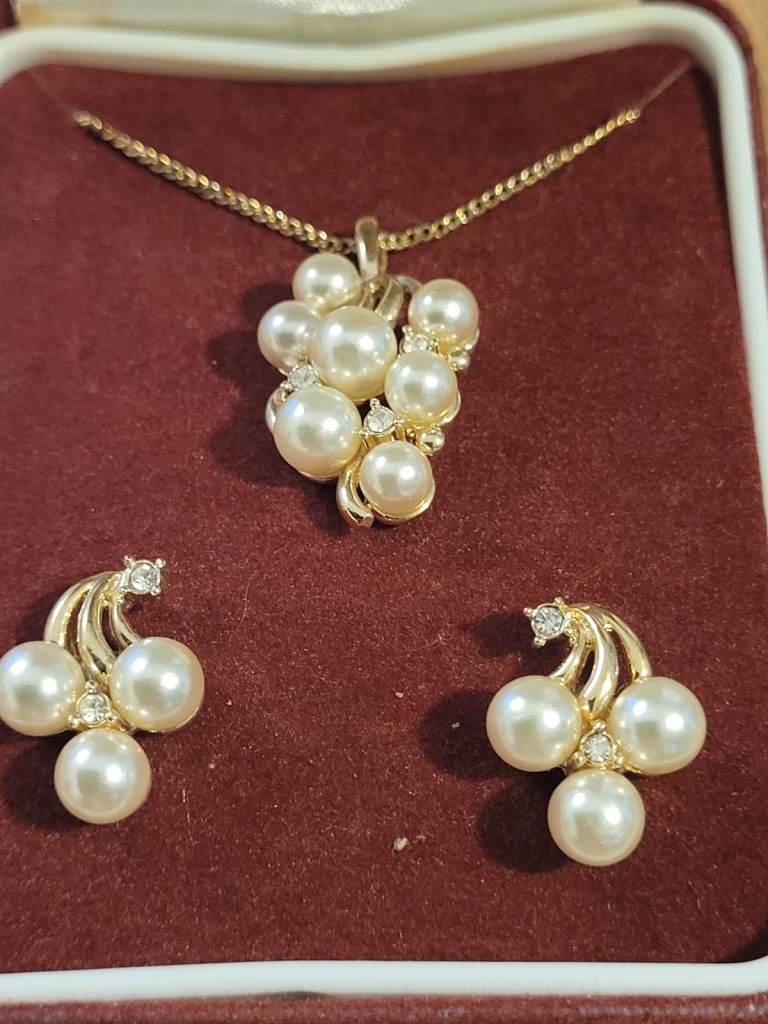 Vintage Newquay Pearl Matching Jewellery Set – 18ct Gold Plated Necklace, Pendant & Earrings – Boxed