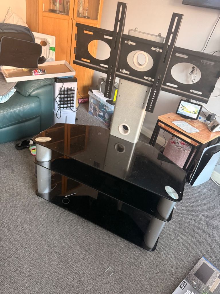Tv stand with tv bracket 