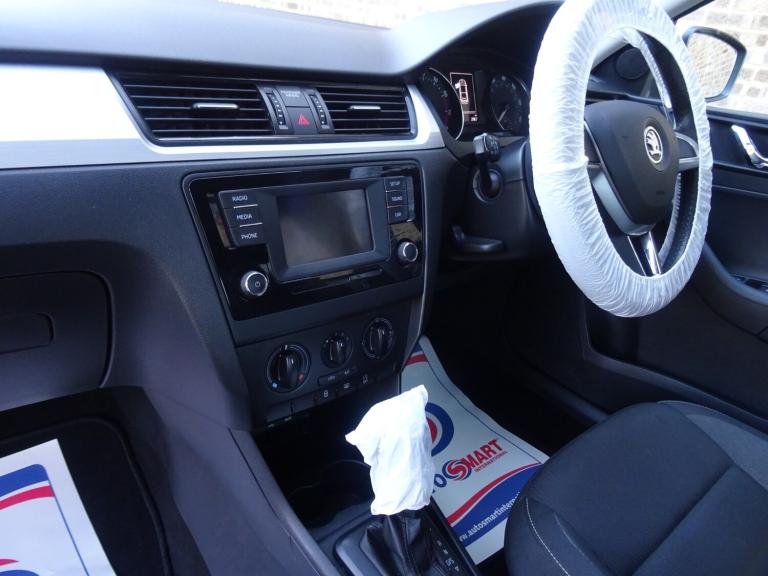 2015 Skoda Rapid 1.4 TSI 125 SE 5dr DSG Automatic **LOW MILEAGE*ONLY 22000 MILES FROM NEW** HATCH...