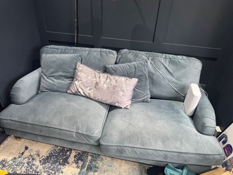 FREE Sofa 