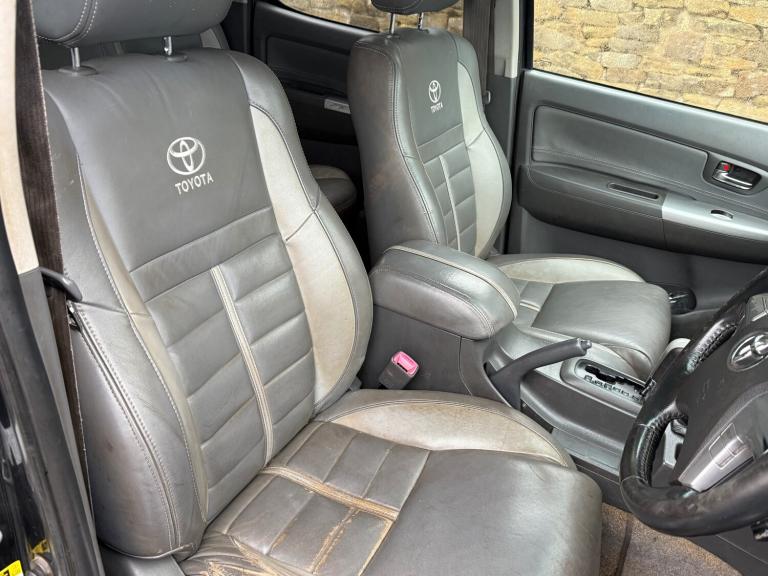 2013 Toyota Hilux Invincible D/Cab Pick Up 3.0 D-4D 4WD 171 Auto PICK UP Diesel Automatic