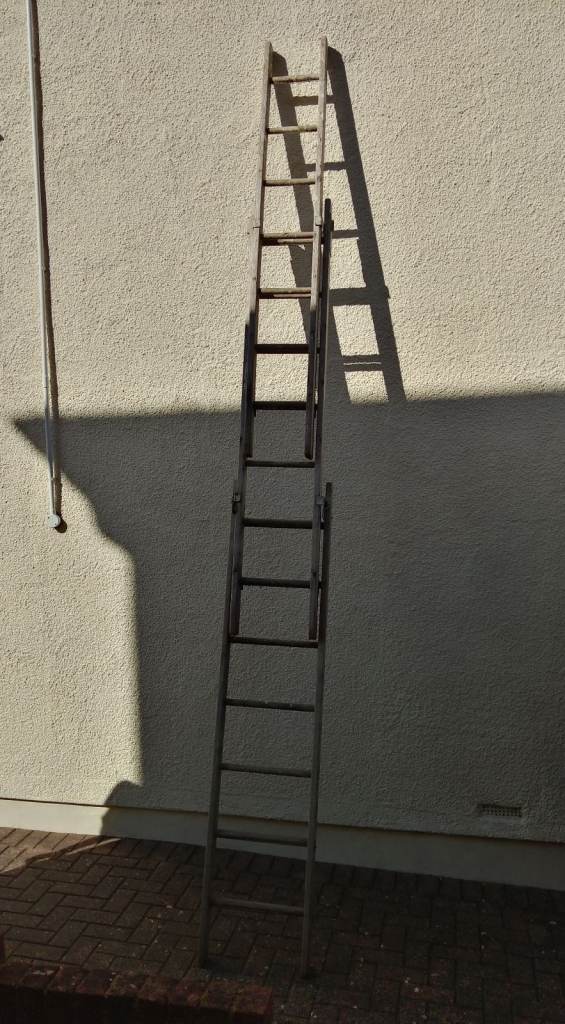 Wooden Extendable Ladder
