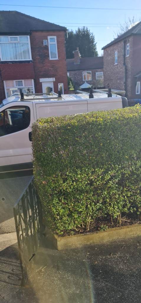 image for Vivaro swb roof rack with roller bar