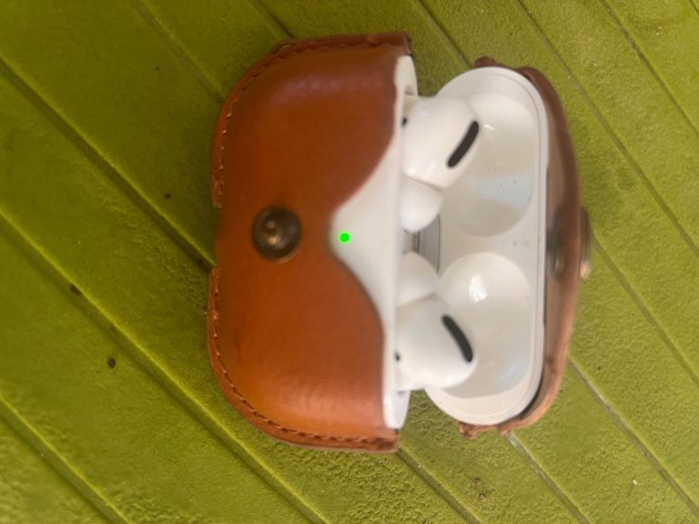 Airpods Pro (gen 1) bargain superb condition