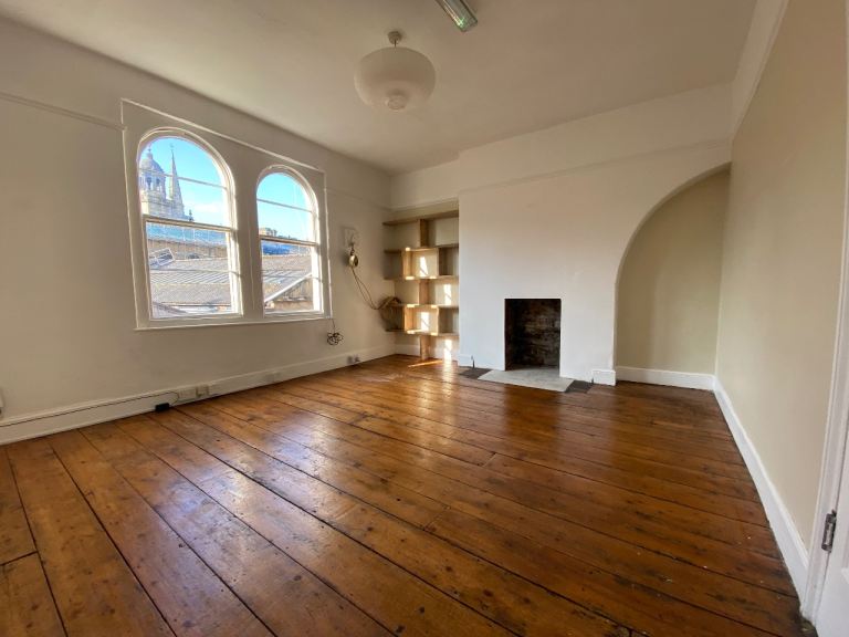 SELF-CONTAINED STUDIO / OFFICE SPACE IN BRISTOL OLD CITY, NEAR ST. NICK'S MARKET