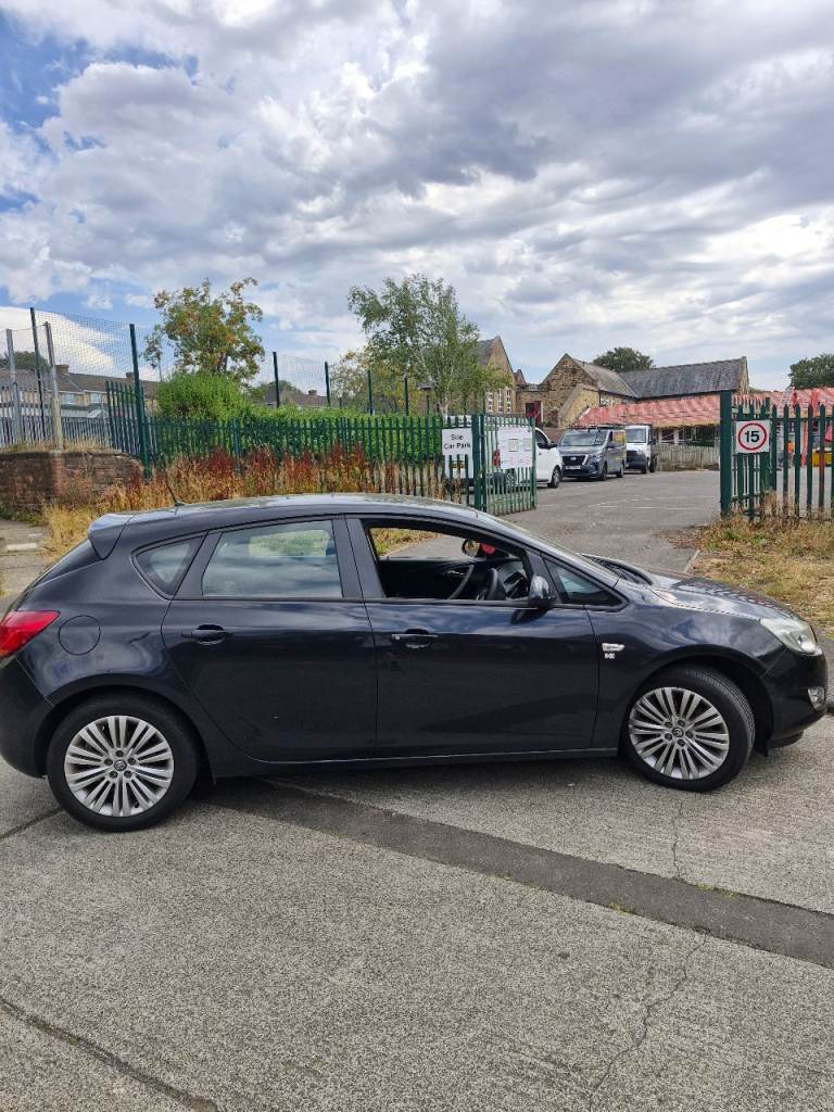 Vauxhall, ASTRA, Hatchback, 2011, Manual, 1598 (cc), 5 doors