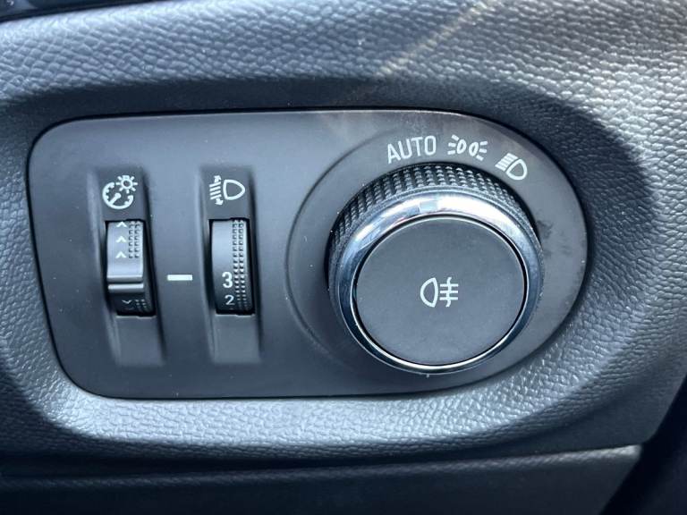  Vauxhall Corsa 1.2 Turbo Yes Hatchback 5dr Petrol Manual Euro 6 s/s 100 Ps