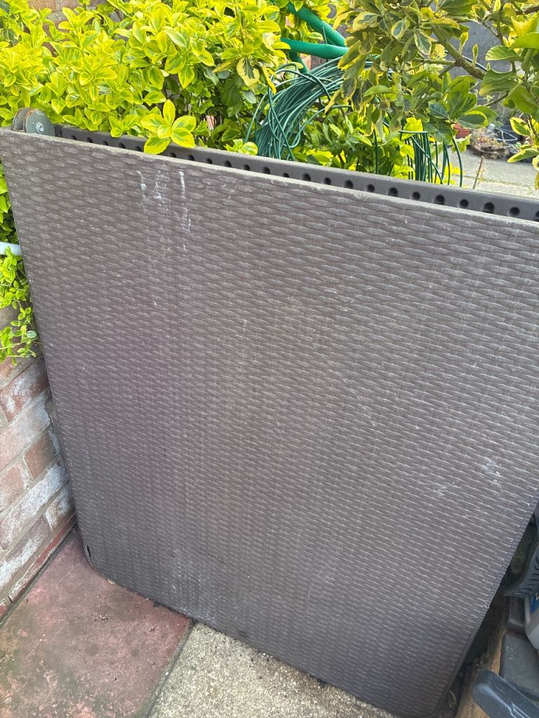 Plastic folding table 