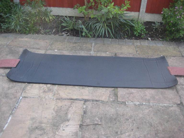 Black Exercise Mat 184 cm Long by 59 cm Wide by 10 mm Thick for £5.00