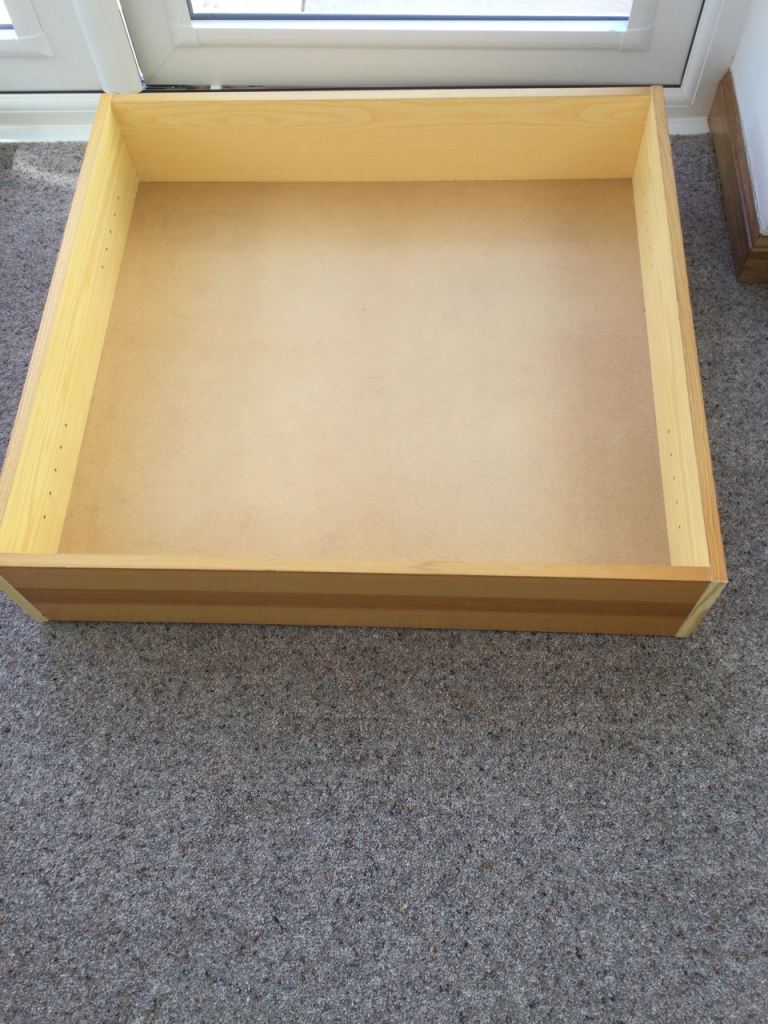 WOODEN ROLLING UNDERBED STORAGE BOX  ON WHEELS AS NEW