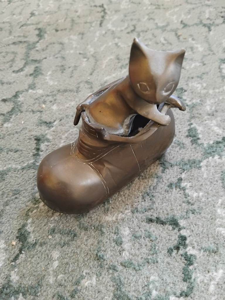 Bronze Cat in a Boot Figurine – Good Condition