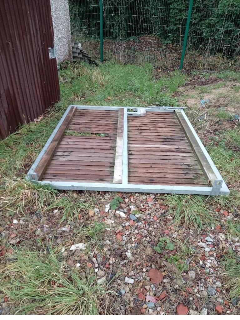 Yard gates  Also pedestrian gate  gate 