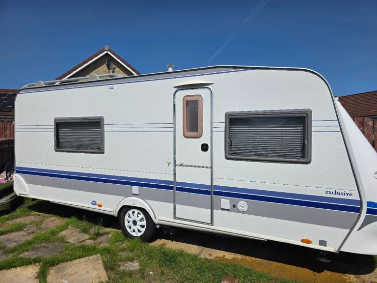 Hobby exclusive 540 fixed singles end bathroom 2008 mover + new awning