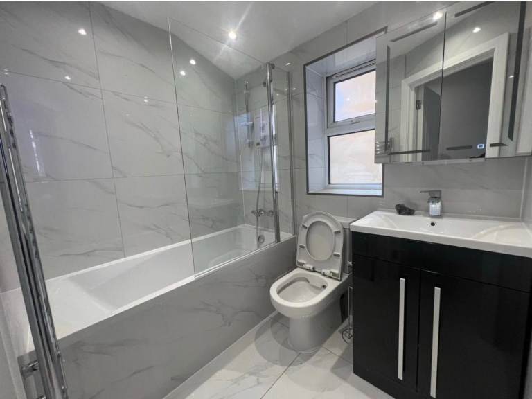 Large Separate Room for Rent 