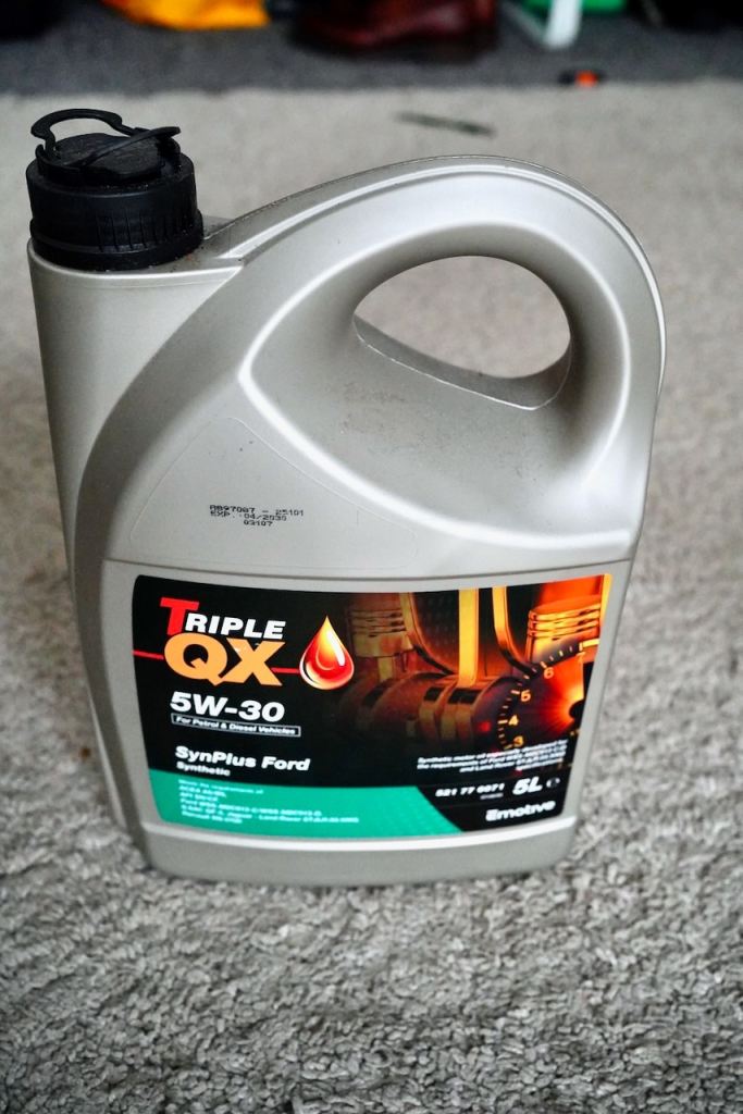 Triple QX 5W-30 SynPlus Synthetic 1L left of 5L