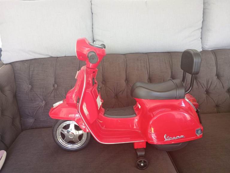 Electric ride on scooter 