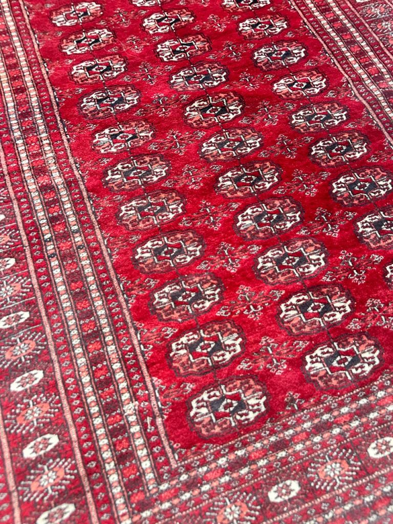 Vintage traditional handmade wool Persian Eastern rug carpet 