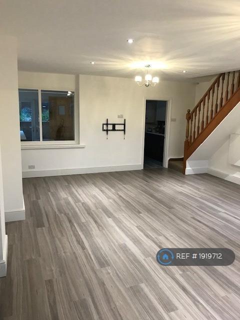 2 bedroom house in The Parade, Sheffield, S12 (2 bed) (#1919712)