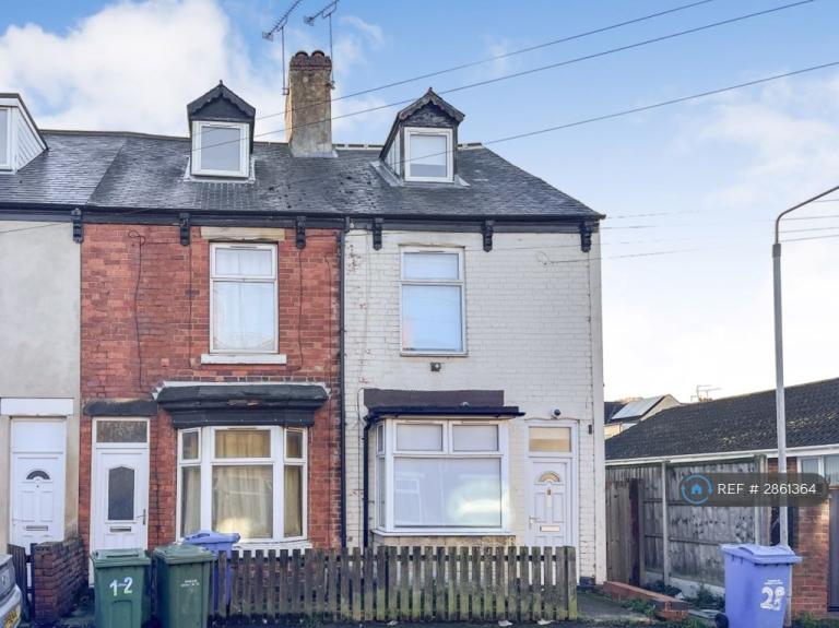 3 bedroom house in Clinton St, Worksop, S80 (3 bed) (#2861364)