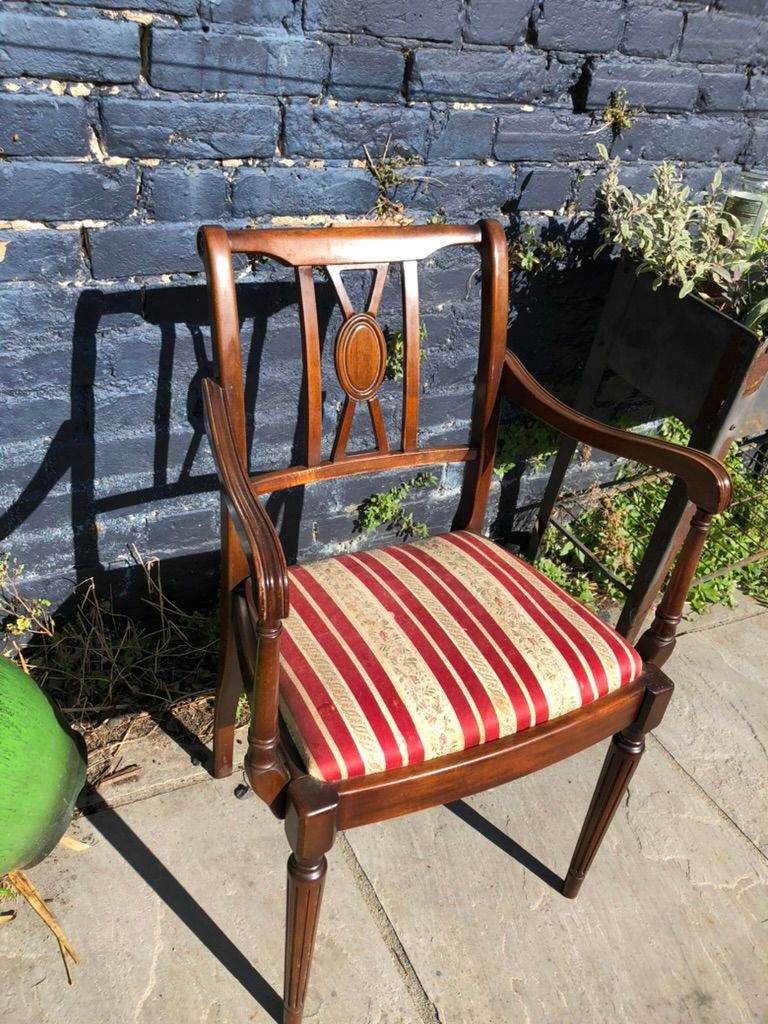 six antique dining chairs - (2 carvers - 4 dining chair set)