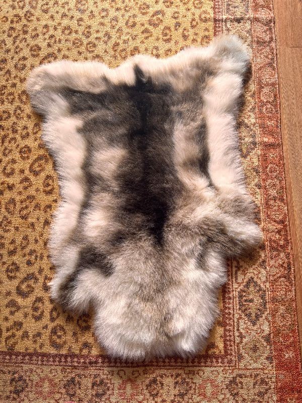 Cosy Faux Fur Rug – Grey and White x2 (see ad for pricing)