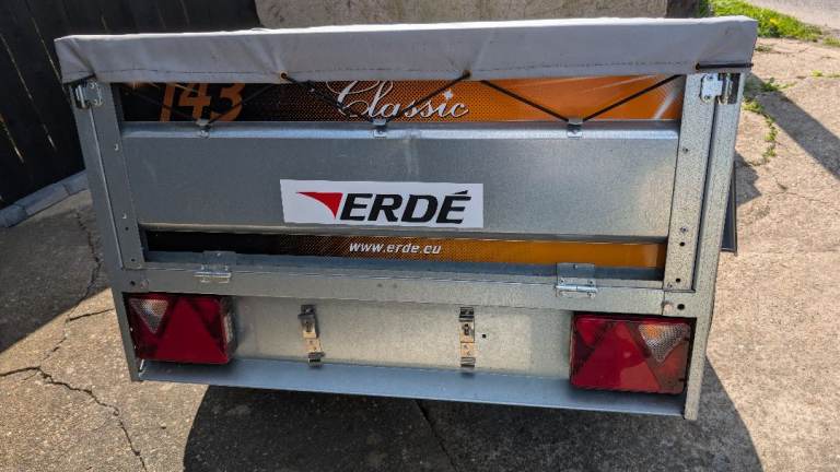 Erde 143 Trailer – Super Clean, Nearly New
