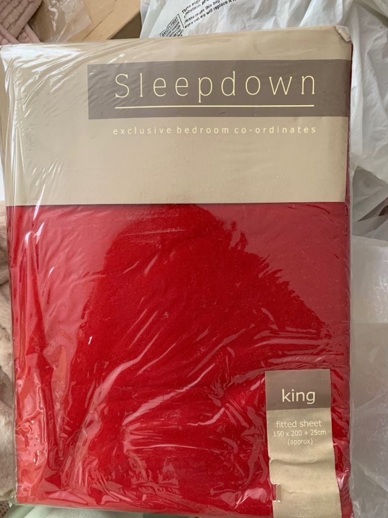 SLEEPDOWN Deep Red Satin Fitted Sheet King Size