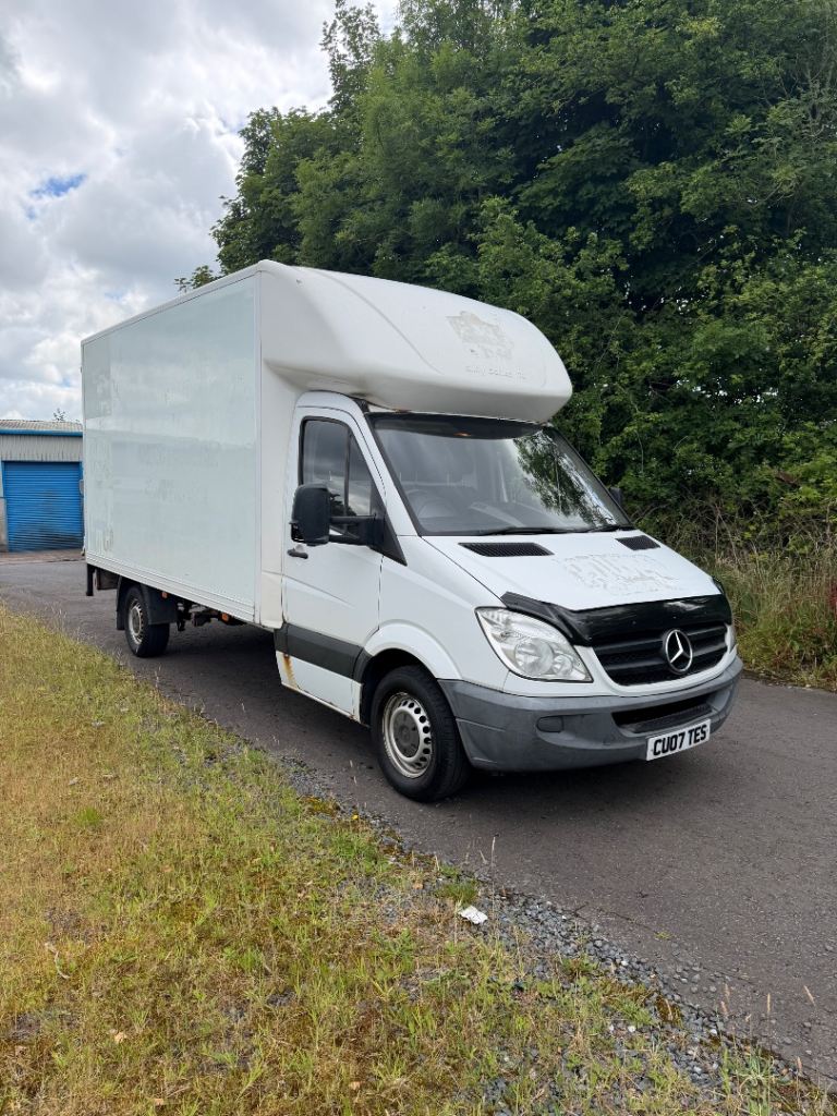 Mercedes Benz Sprinter Luton Van