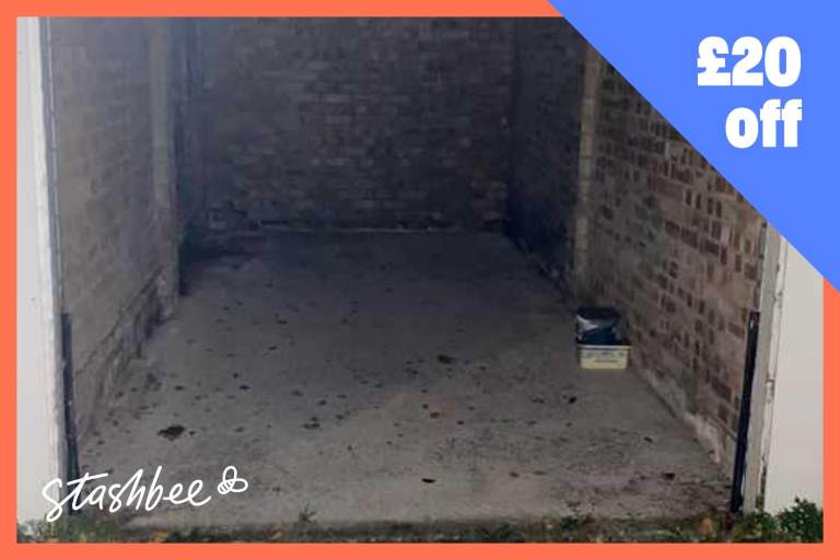 Garage to rent in Gillingham (ME8) | Stashbee