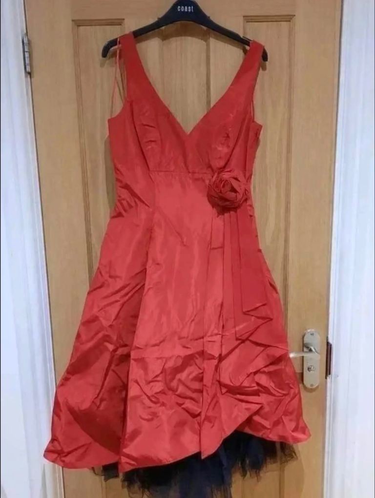 Beautiful red ball gown / prom gown / graduation ball dress