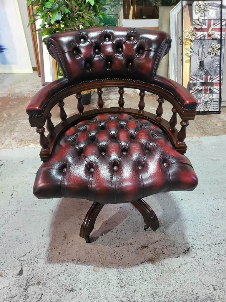 Vintage Style Leather Office Chair – Good Condition