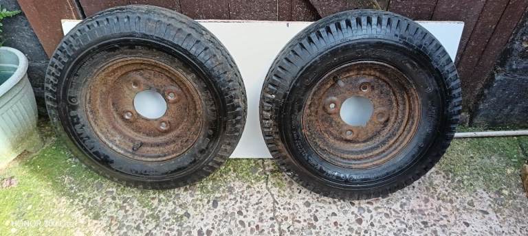 Trailer wheels and mudgaurds