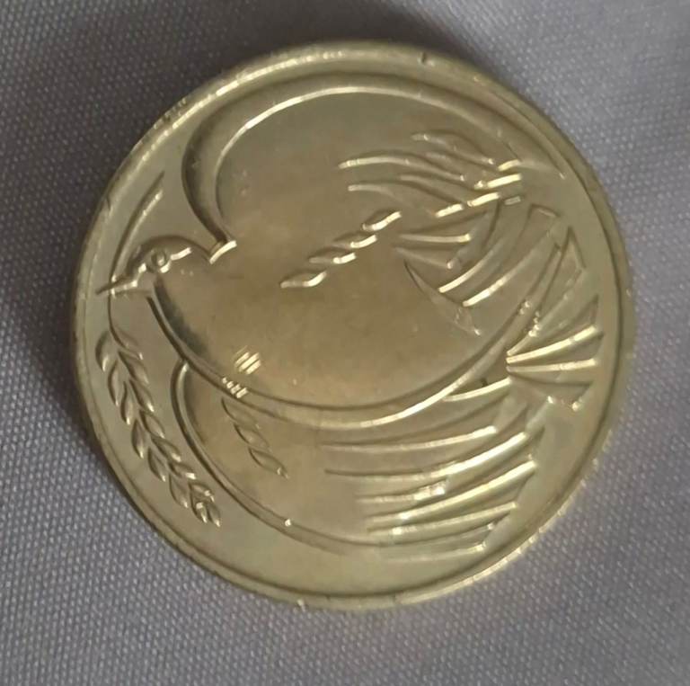 995 UK £2 coin commemorating the 50th anniversary of the end of World War II. 