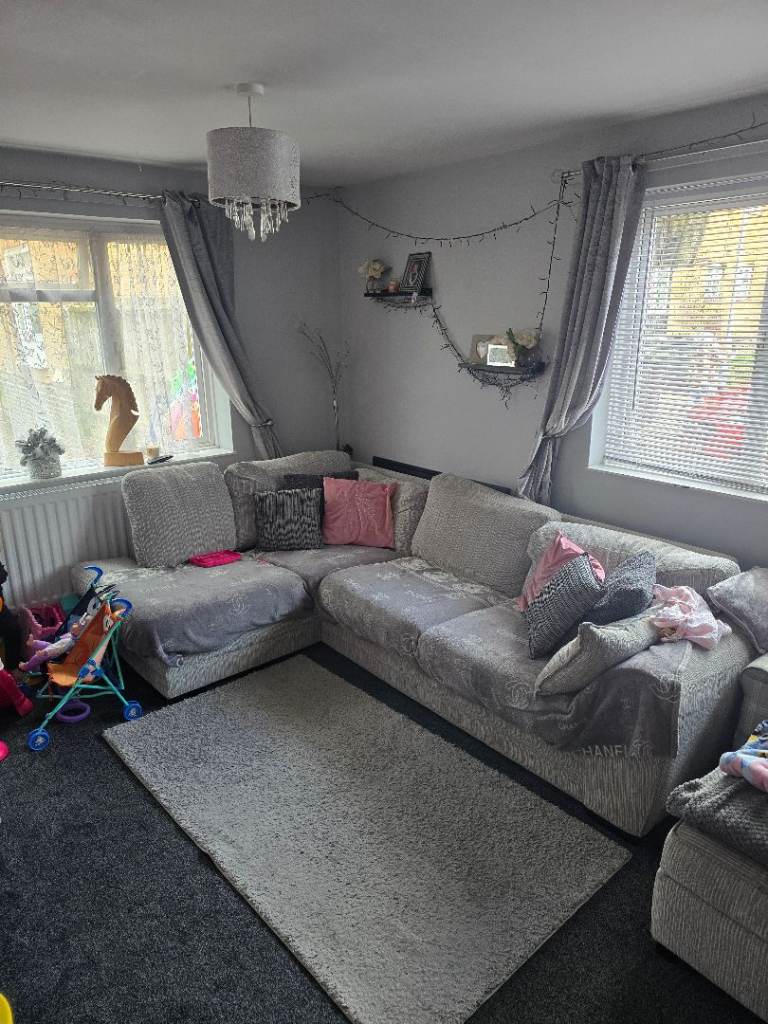 2 bed GFF looking for 3 bed