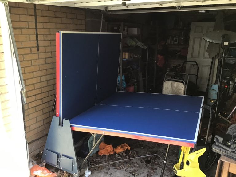 Table tennis table
