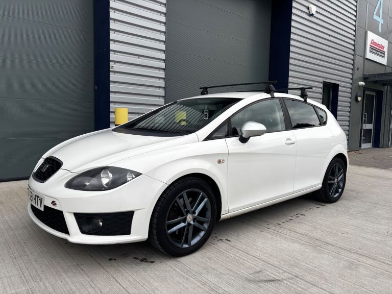 SEAT LEON 2.0 TDI FR 5 DOOR IN WHITE 2010 59 PLATE ONLY DONE 126K 
