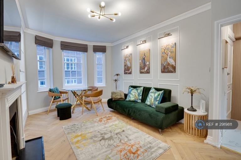 1 bedroom flat in Clarges Street, London, W1J (1 bed) (#2919811)