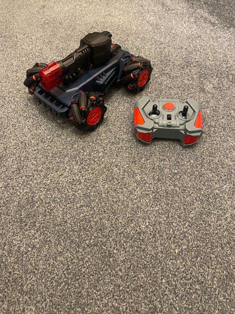 Remote control stunt car