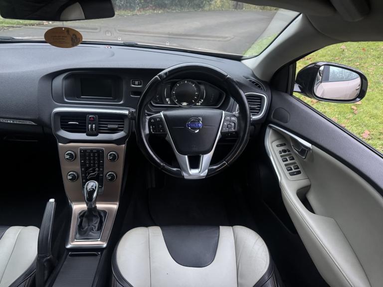 VOLVO V40 CROSS COUNTRY 1.6 D2 Lux 2014