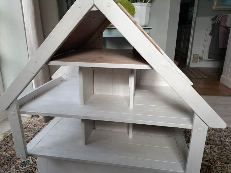 Chalet style dolls house 