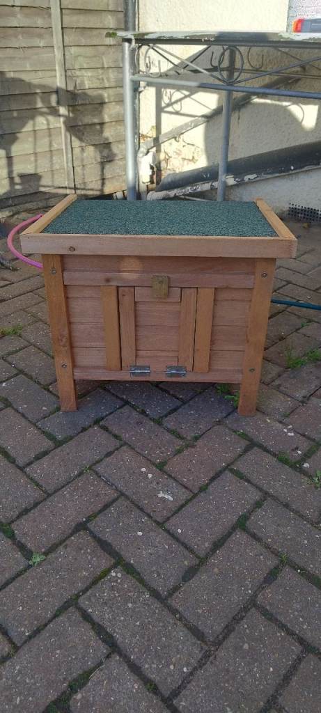 Pets Wooden Shelter 