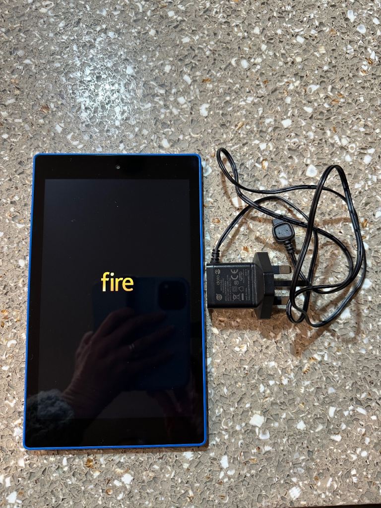 Amazon Kindle Fire HD 8 (5th Generation) Model: SG98EG
