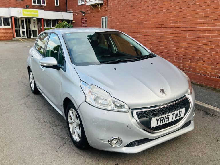 Peugeot 208 Style 2015 Silver 1.2L Petrol Manual