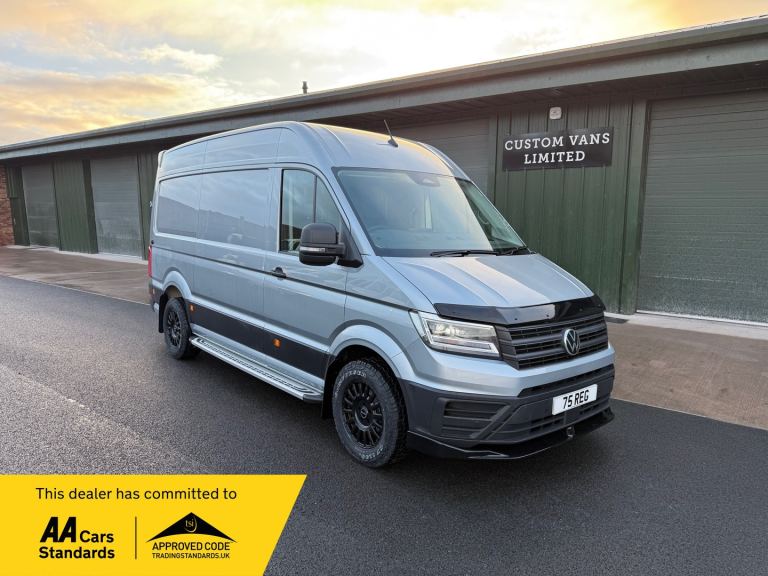 2025/75 VOLKSWAGEN CRAFTER COMMERCE PLUS AUTO MWB 2.0TDI 140PS OYSTER SILVER
