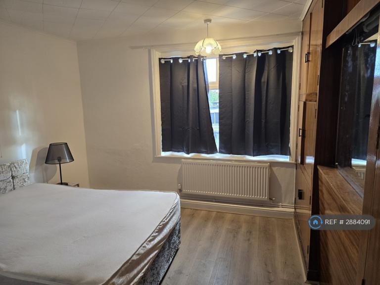 1 bedroom in Kirkland Avenue, Mansfield, NG18 (#2884091)