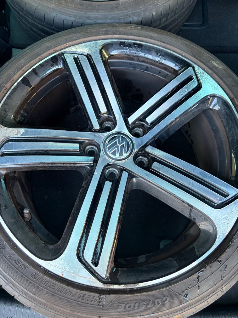Volkswagen "Austin" Alloy Wheels.