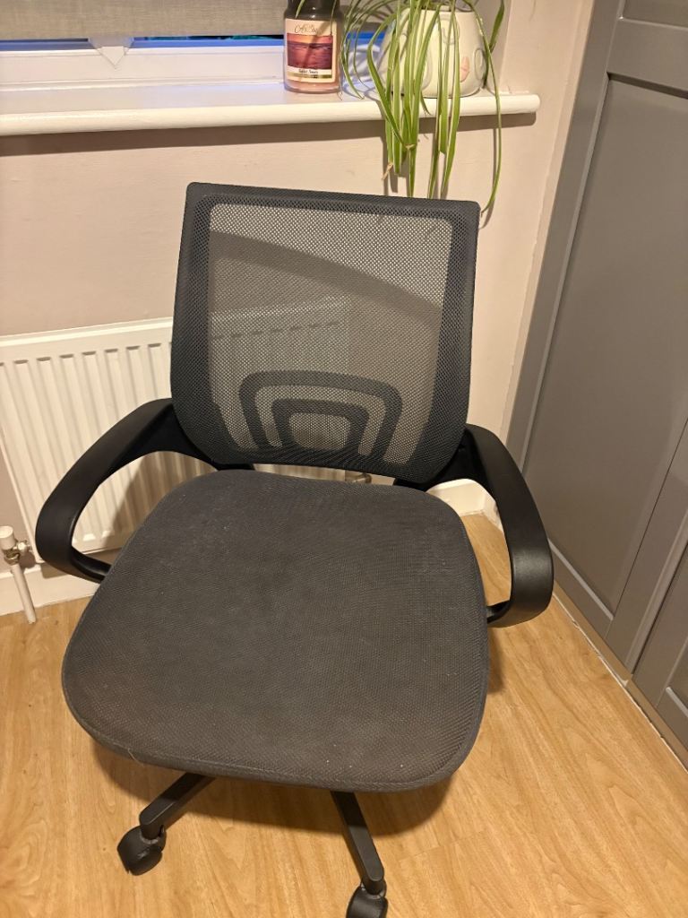 Grey Office Chair with Mesh Back – Good Condition