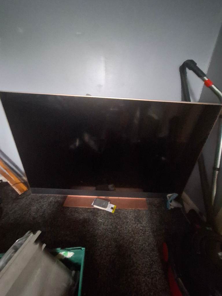 Sky glass 75 inche SMASHED SCREEN 